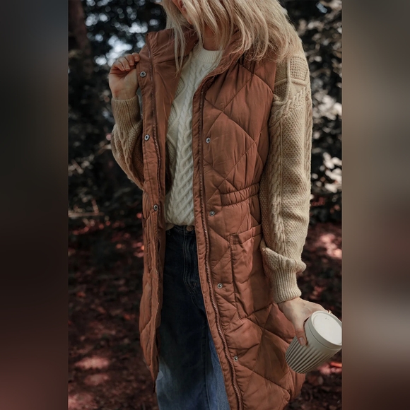 Pocketed Zipper and Button Puffy Vest Coat - Picture 4 of 8